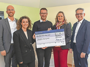 Statt Weihnachtsgeschenken Spende an Hospiz