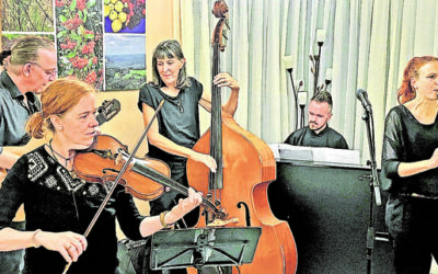 Musiker verbreiten im Wohnzimmer Lebensfreude
